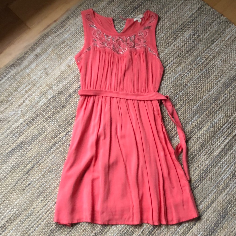 Super b coral women’s sleeveless dress.